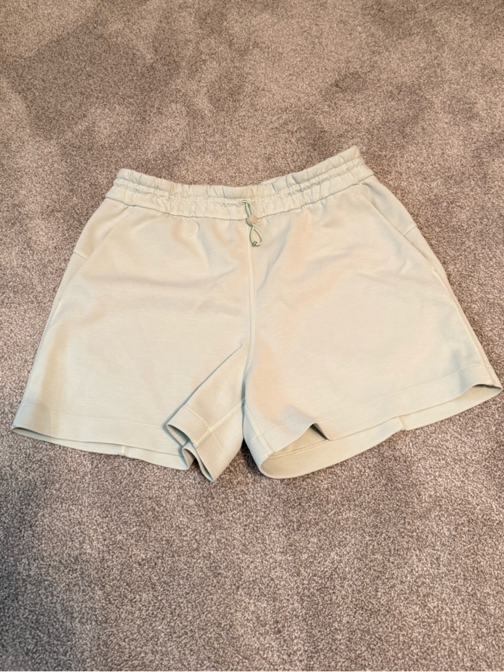 lululemon women’s Mint Green Casual Lounge Shorts with Elastic Waist and pockets